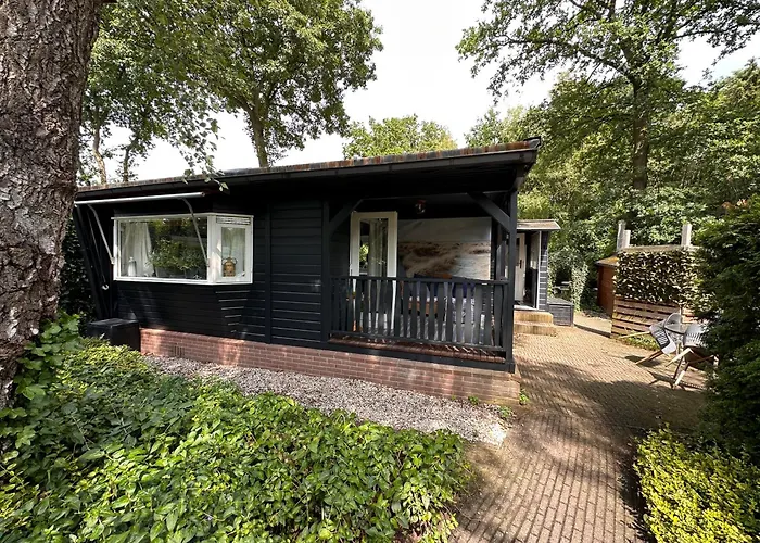 Private Big Garden Double Chalet With Outside Hottub And Barrelsauna, Woodside, Nature
