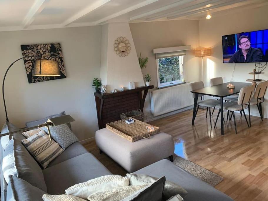 Private Big Garden Double With Outside Hottub And Barrelsauna, Woodside, Nature Apartment Voorthuizen