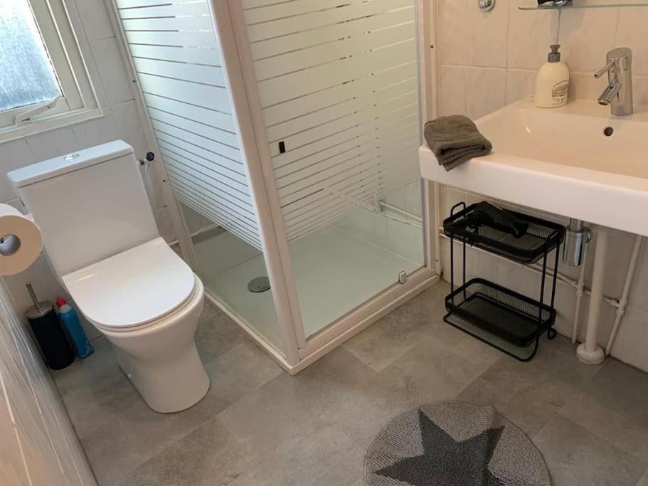 Private Big Garden Double With Outside Hottub And Barrelsauna, Woodside, Nature *